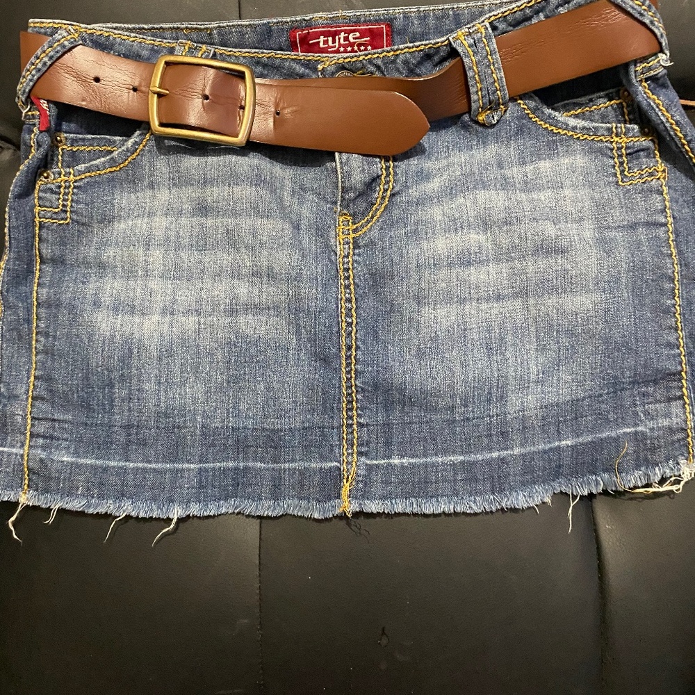 Belted jean skirt